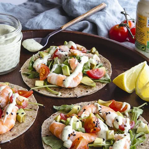 Wrap aux crevettes et mayonnaise revisitée à l’avocat